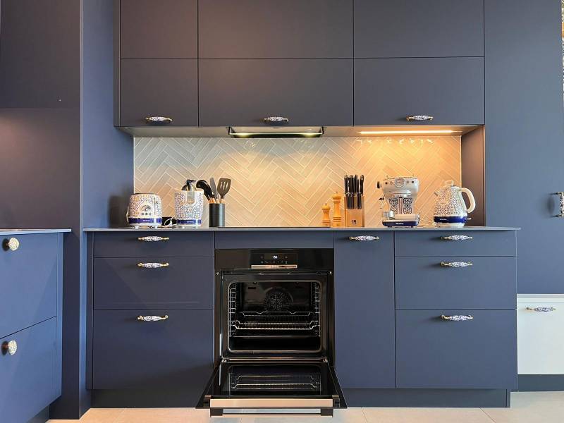 Cuisine équipée et moderne – Appartement en location saisonnière à Fréjus